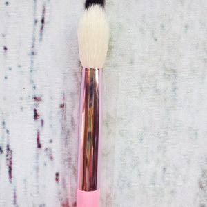 Morphe X Jeffree Star JS9 Fluffer crease brush